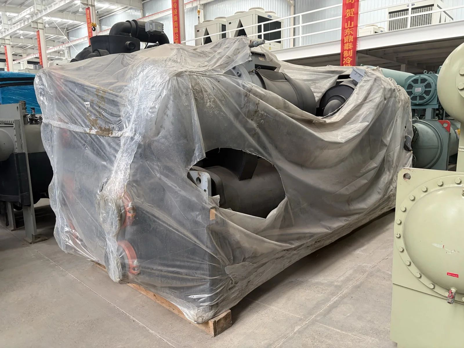 Midea SCWE270HR-A Z1 Water-Cooled Screw Chiller, Unit 0001003112721765C18230200001