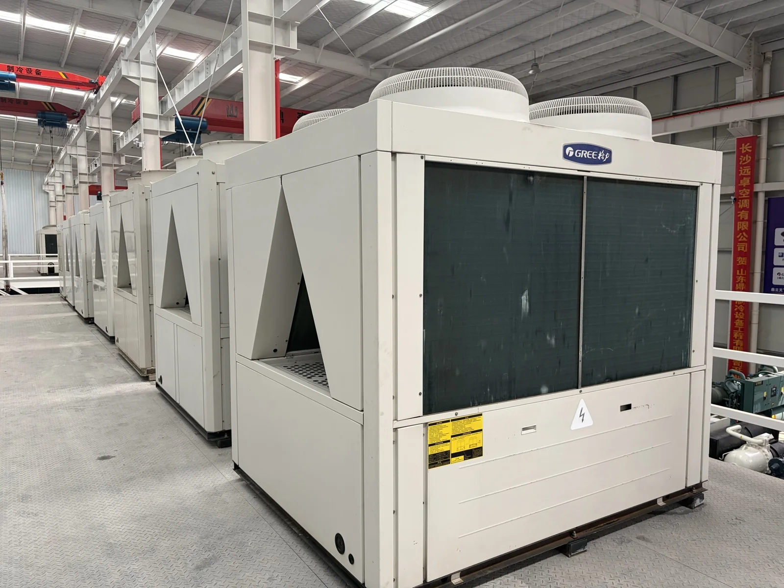 Gree LSQWRF130M/NaE modular air-cooled heat pump chiller, Unit 7616282003210