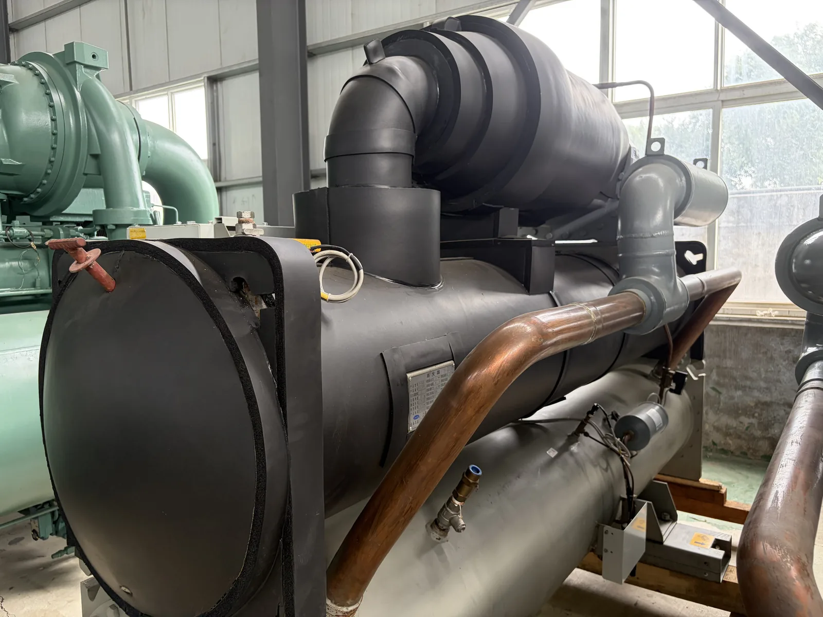 Used Carrier 30XW0622 Water-Cooled Screw Chiller – 625.9 kW - Image 2