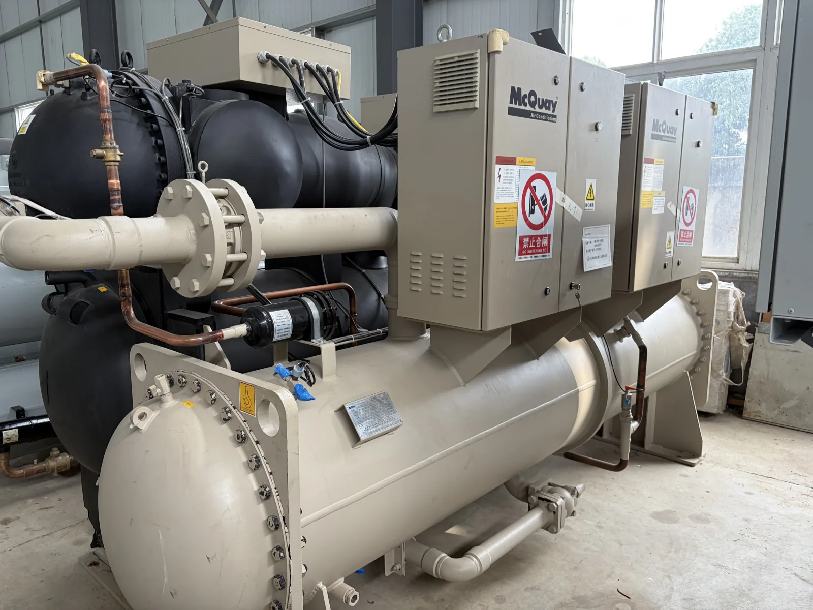 Used McQuay PFSY4G2D412JSF Water-Cooled Single-Screw Chiller – 1333 kW - Image 2