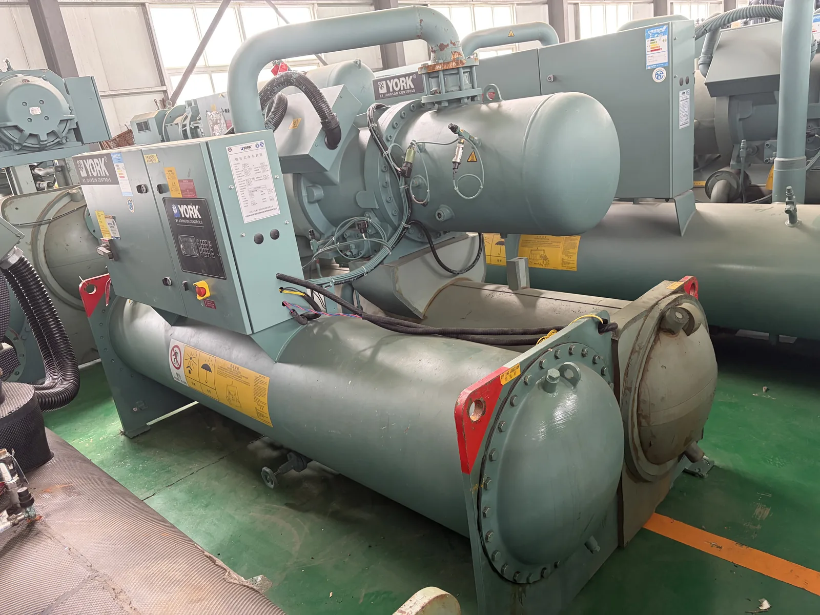 Used YORK YEWS170HA50E 582.6 kW water-cooled screw chiller