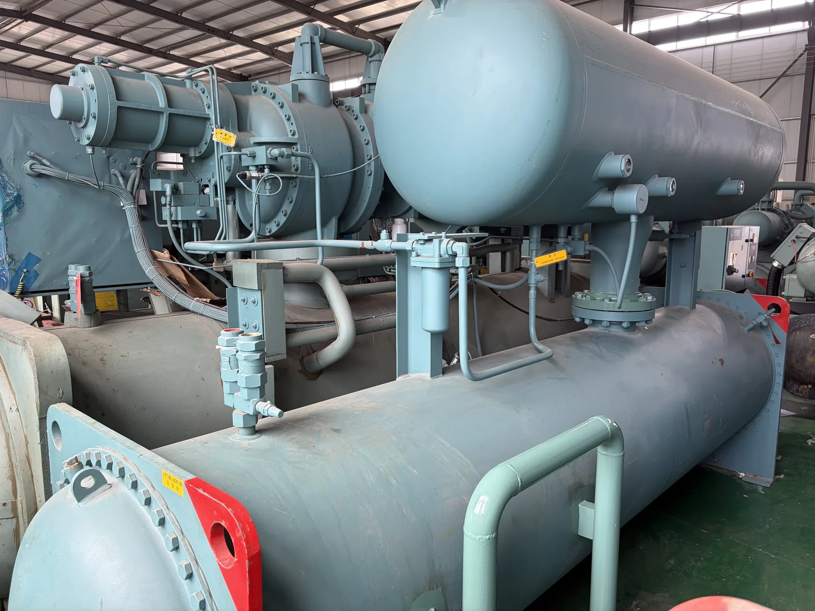Used YORK YSRYFYS55CME/22 Water-Cooled Screw Chiller – 1758 kW - Image 2